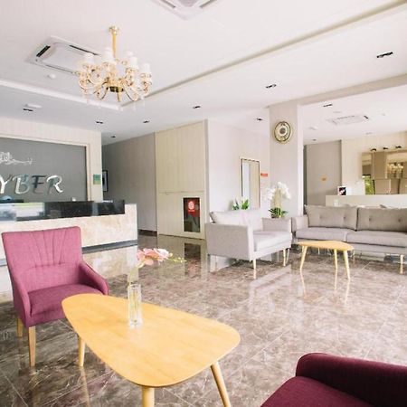 De Cyber Boutique Hotel Сайберджая Экстерьер фото